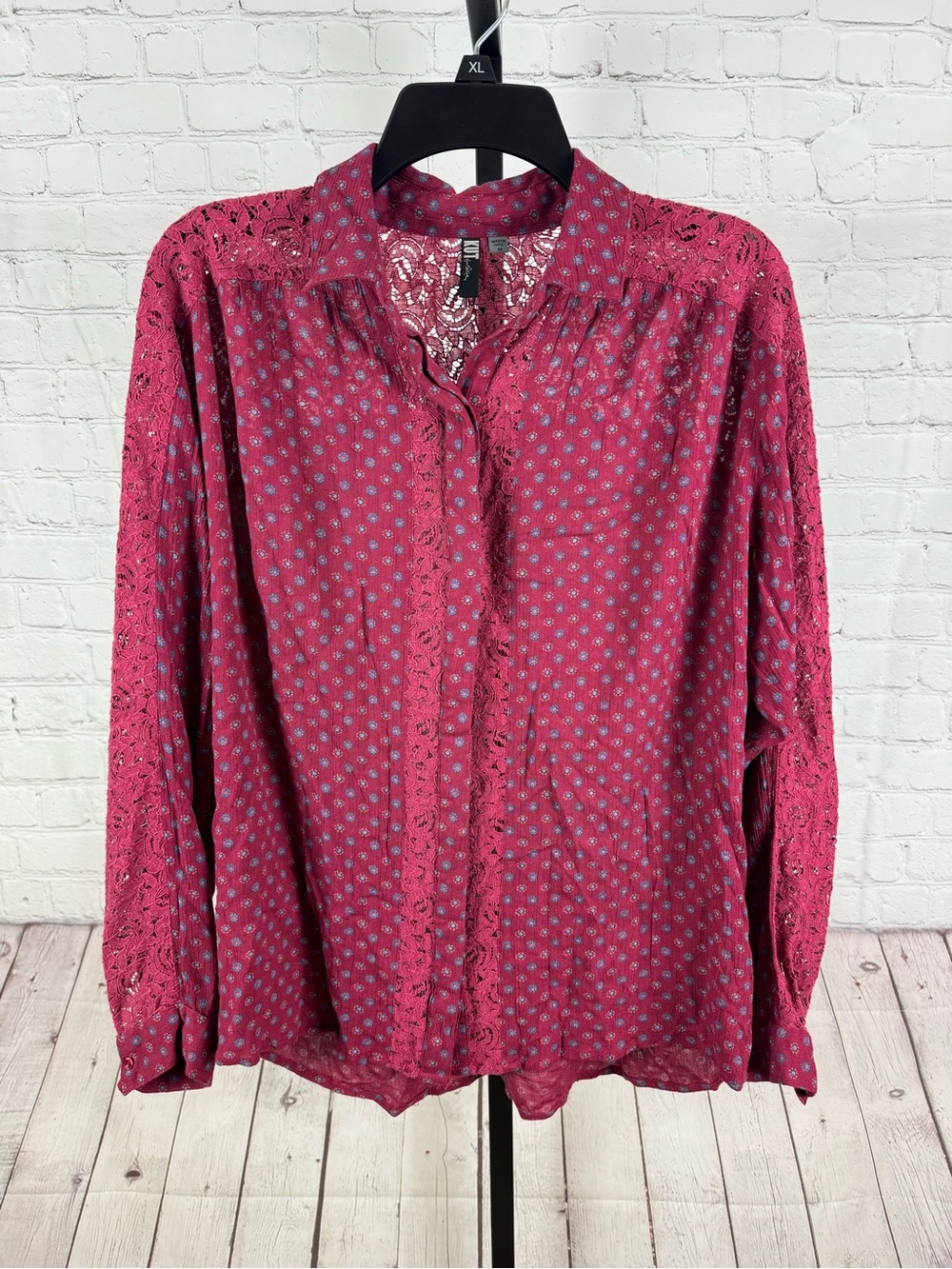 Kut from the Kloth Maroon Lace Panel Floral Button-Down Blouse - Size Medium